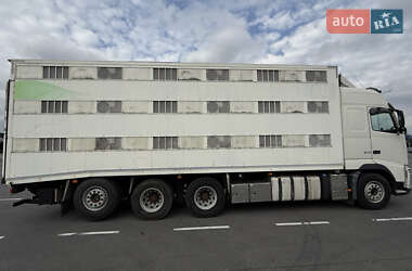 Для перевозки животных Volvo FH 13 2012 в Днепре