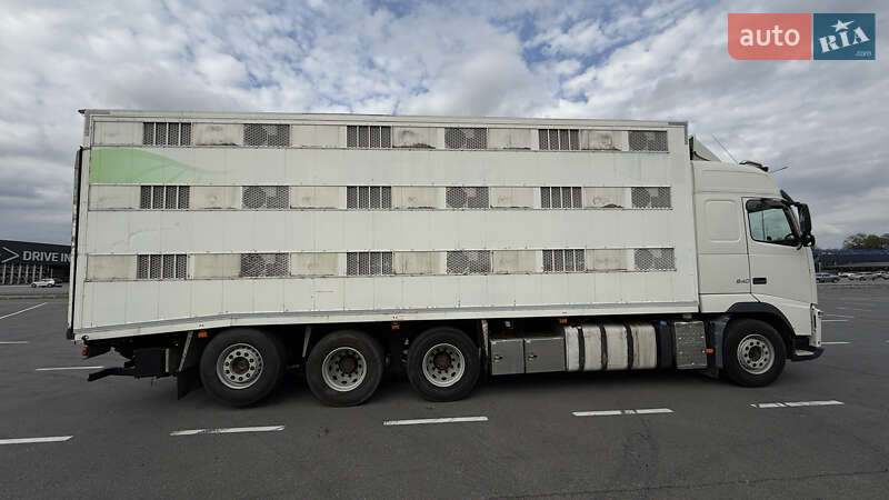 Для перевезення тварин Volvo FH 13 2012 в Дніпрі