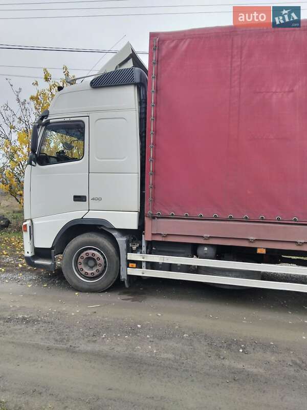 Вантажний фургон Volvo FH 13 2006 в Ладижині