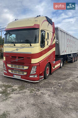 Зерновоз Volvo FH 13 2014 в Обухові