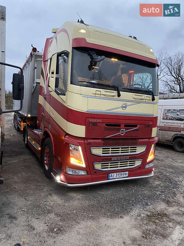 Зерновоз Volvo FH 13 2014 в Обухове