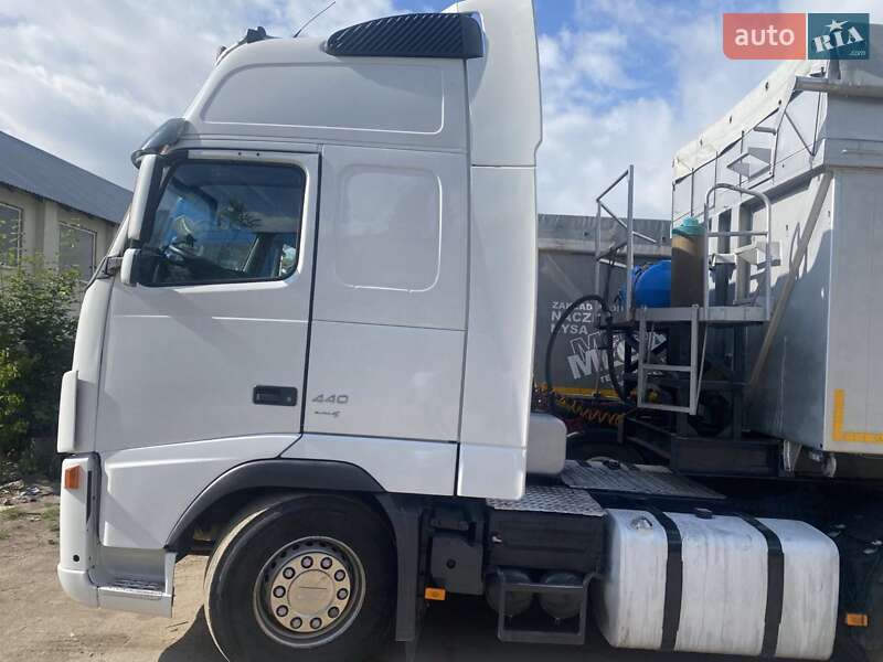 Зерновоз Volvo FH 13 2007 в Николаеве