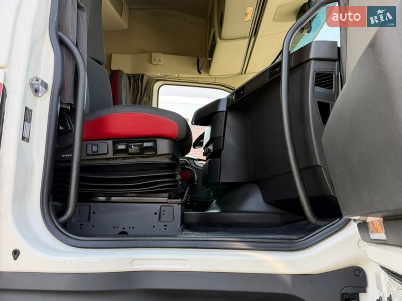 Тягач Volvo FH 13 2015 в Луцке фото 24 Тягач Volvo FH 13 2015 в Луцке