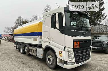 Цистерна Volvo FH 16 2015 в Львове