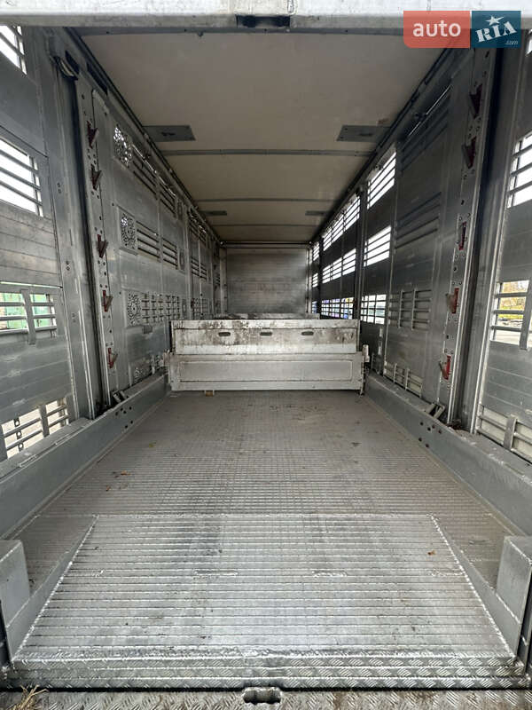 Для перевезення тварин Volvo FH 16 2011 в Первомайську