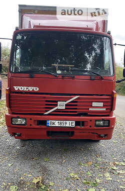 Грузовой фургон Volvo FL 6 1999 в 