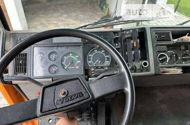 Самоскид Volvo FL 6 1993 в Комарному