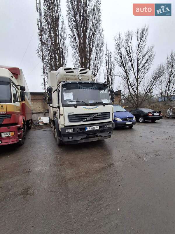 Рефрижератор Volvo FL 6 2004 в Киеве