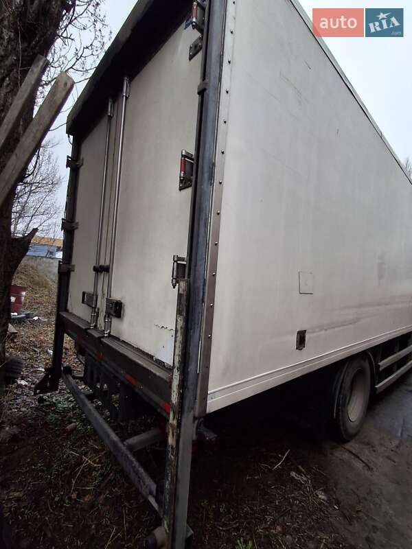 Рефрижератор Volvo FL 6 2004 в Киеве