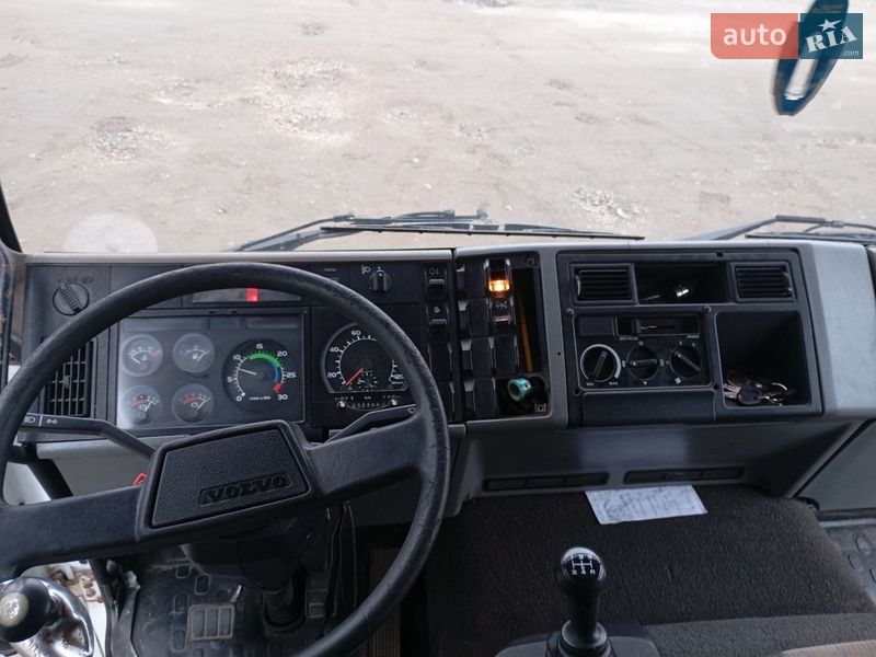 Грузовой фургон Volvo FLC 1997 в Малине