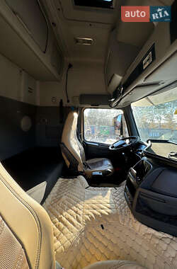Тягач Volvo FM 11 2011 в  фото 34 Тягач Volvo FM 11 2011 в
