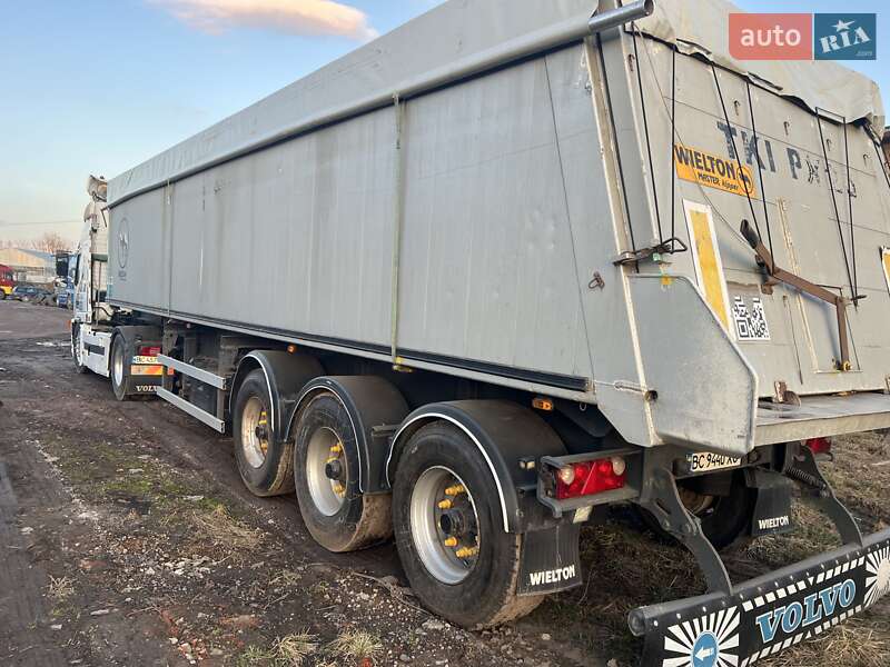 Зерновоз Volvo FM 12 2008 в Львове