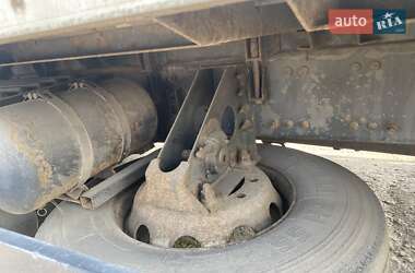 Грузовой фургон Volvo FM 12 2002 в 