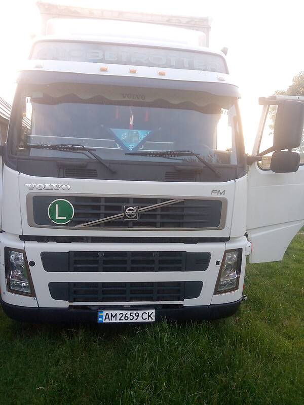 Тентований Volvo FM 9 2006 в 