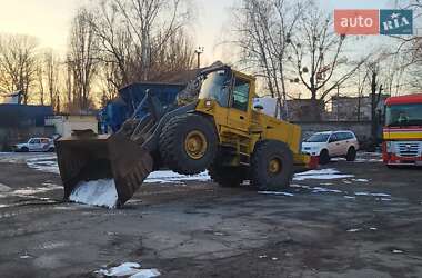 Фронтальный погрузчик Volvo L 120F 1998 в 