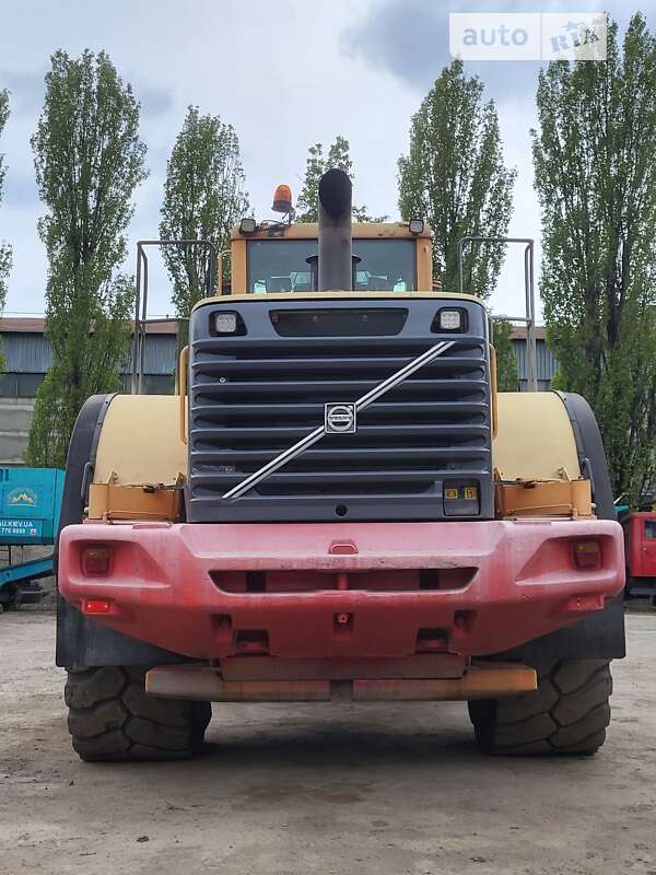 Фронтальный погрузчик Volvo L 180 2007 в Киеве