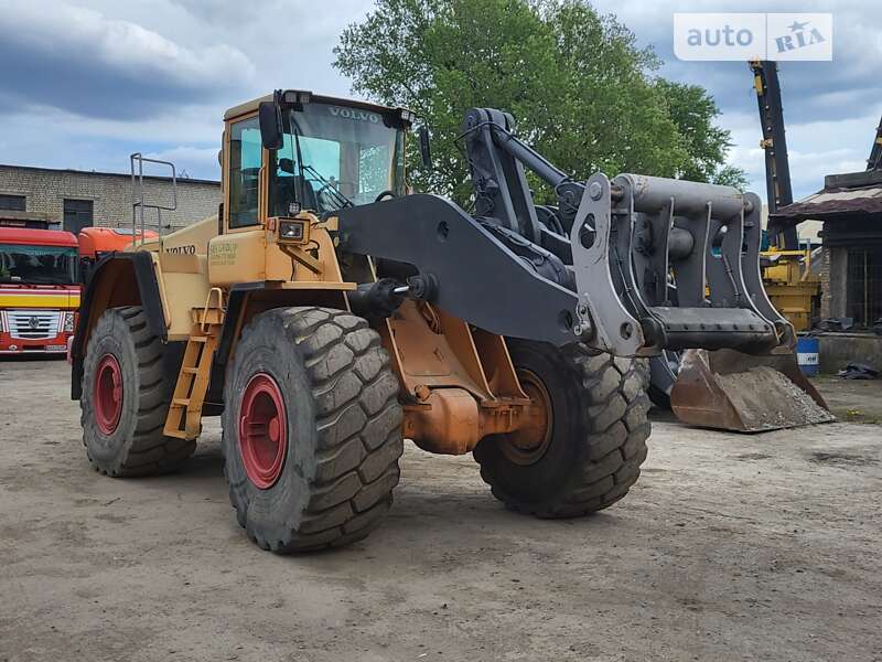 Фронтальный погрузчик Volvo L 180 2007 в Киеве