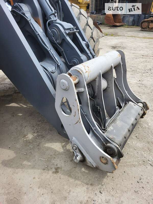 Фронтальный погрузчик Volvo L 180 2007 в Киеве