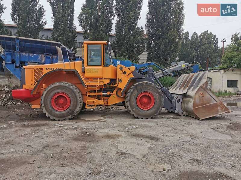 Фронтальный погрузчик Volvo L 180 2008 в Киеве