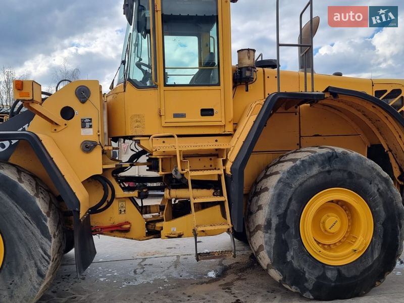 Фронтальні навантажувачі Volvo L 180 2006 в Одесі