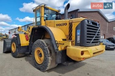 Фронтальні навантажувачі Volvo L 180 2006 в Одесі