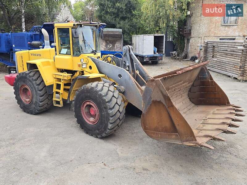 Фронтальный погрузчик Volvo L 220E 2005 в Киеве фото 16 Фронтальный погрузчик Volvo L 220E 2005 в Киеве