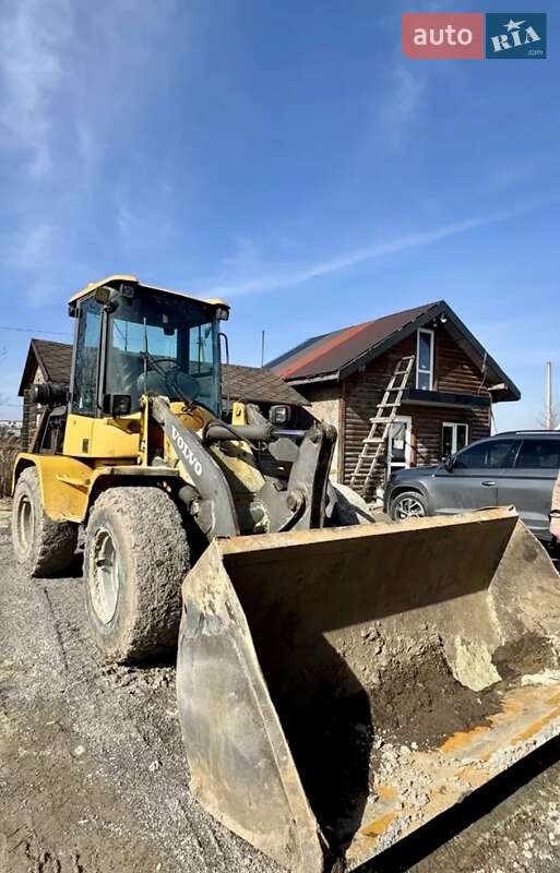 Фронтальный погрузчик Volvo L 35D 1999 в Львове