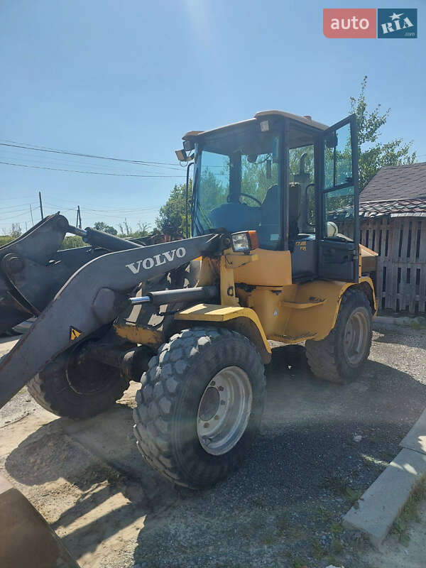 Фронтальный погрузчик Volvo L 35D 1999 в Львове