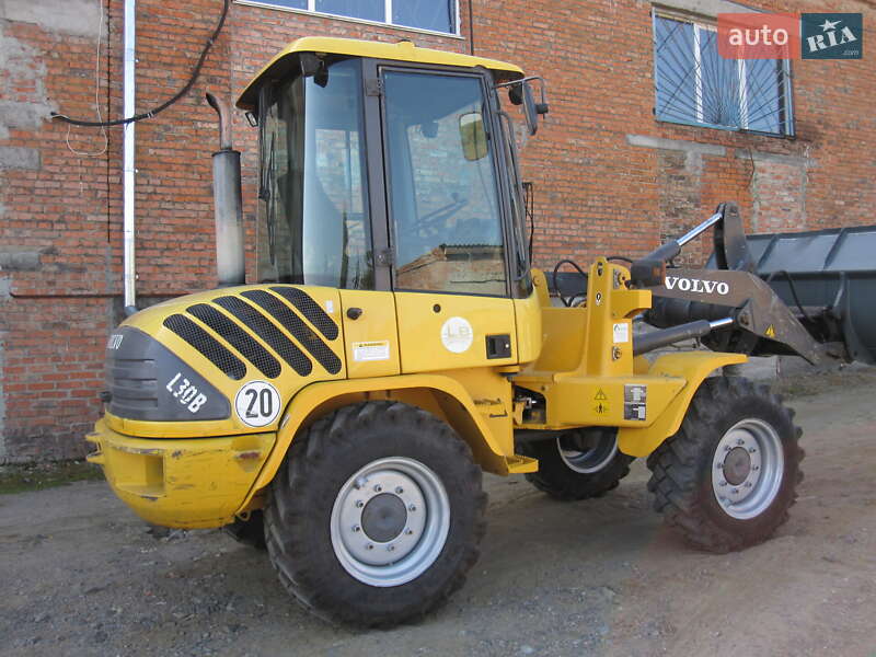 Фронтальні навантажувачі Volvo L30B 2002 в Вінниці