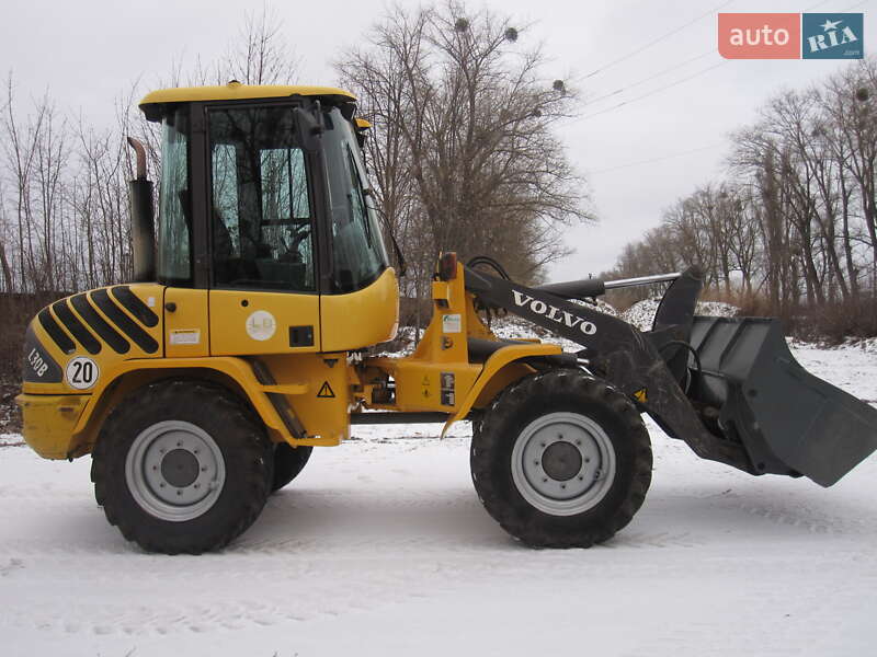 Фронтальный погрузчик Volvo L30B 2002 в Виннице