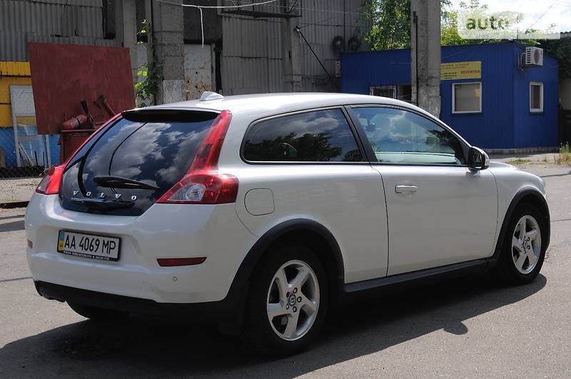 Хэтчбек Volvo S40 2012 в Киеве