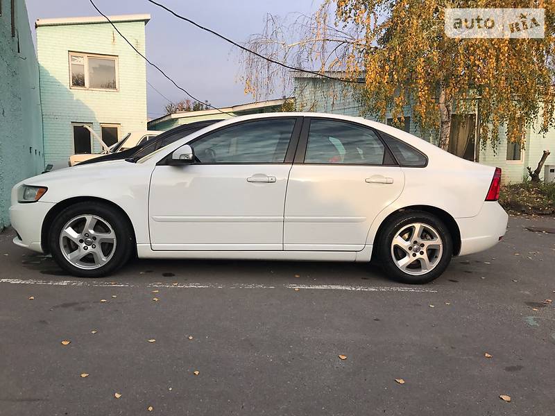 Volvo S40 2012 года