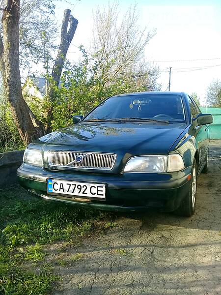 Volvo S40 2000 года