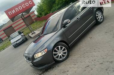 Седан Volvo S40 2009 в Кременце