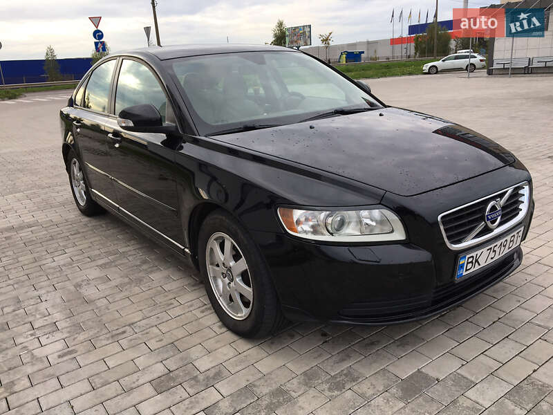 Седан Volvo S40 2011 в Киеве
