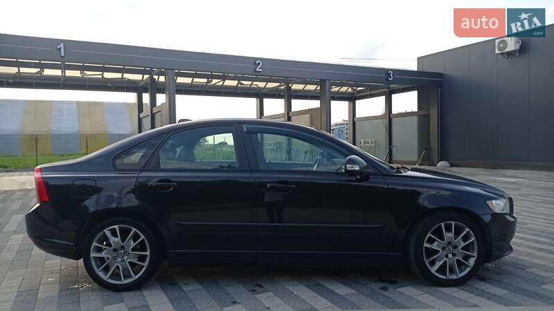 Седан Volvo S40 2011 в Львове