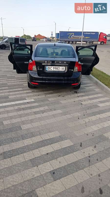 Седан Volvo S40 2011 в Львове