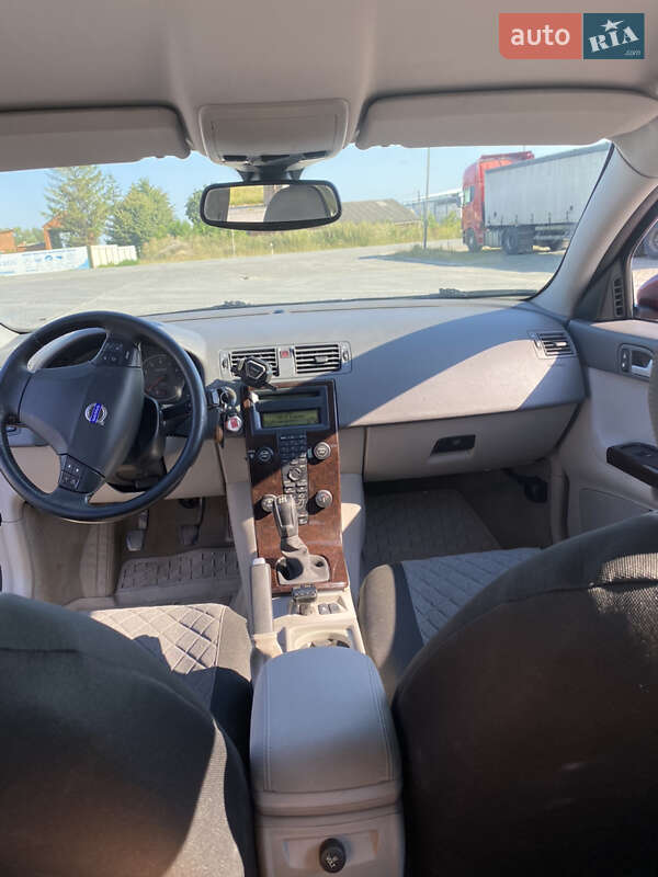 Седан Volvo S40 2005 в Чернівцях