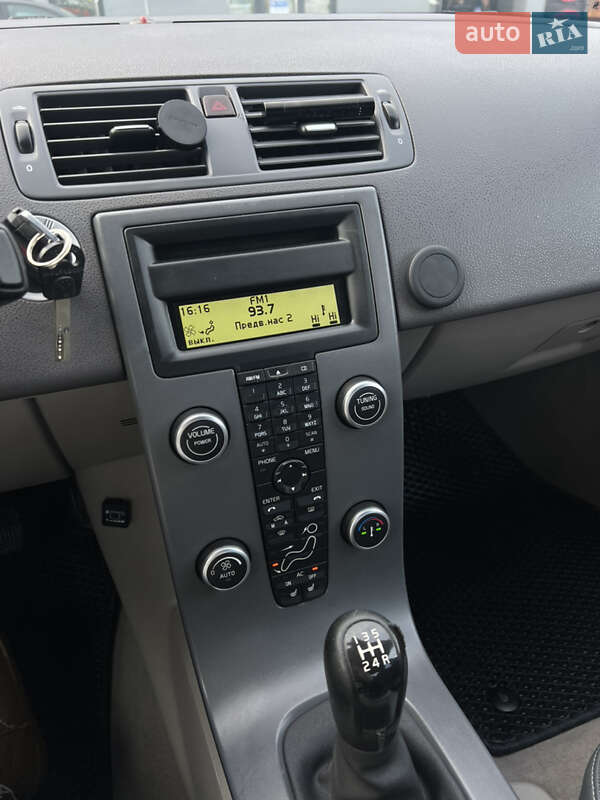 Седан Volvo S40 2009 в Львове