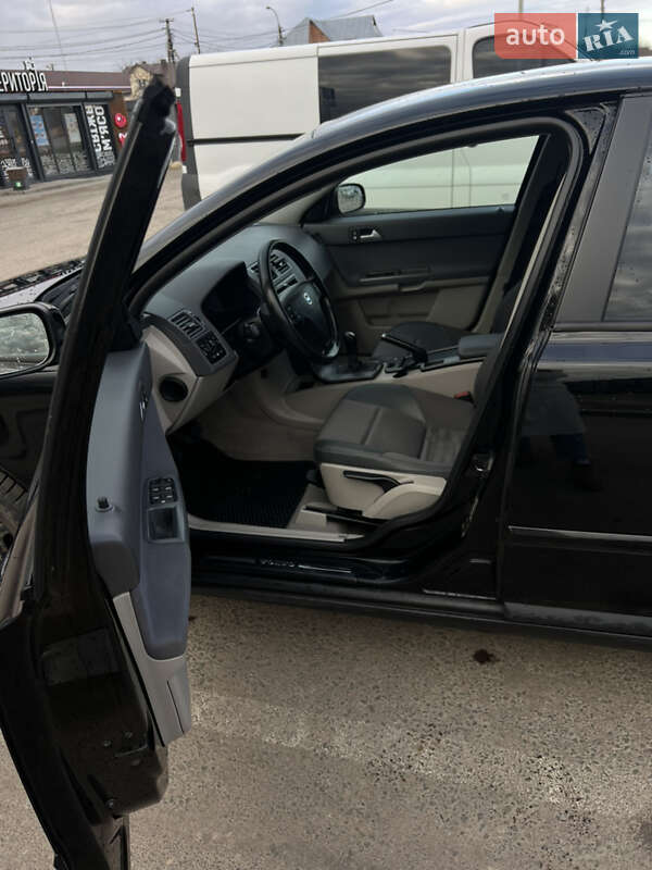 Седан Volvo S40 2009 в Львове
