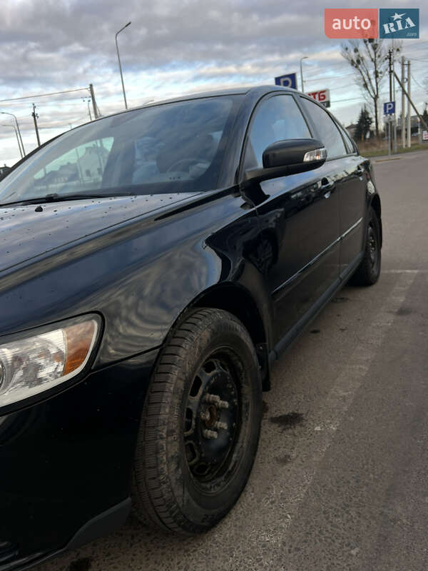 Седан Volvo S40 2009 в Львове