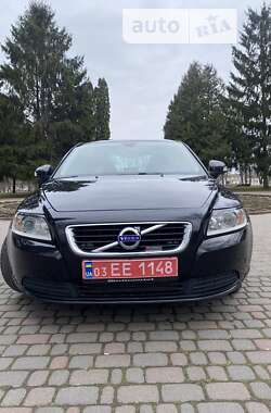 Седан Volvo S40 2011 в Сумах