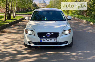 Седан Volvo S40 2011 в Ровно