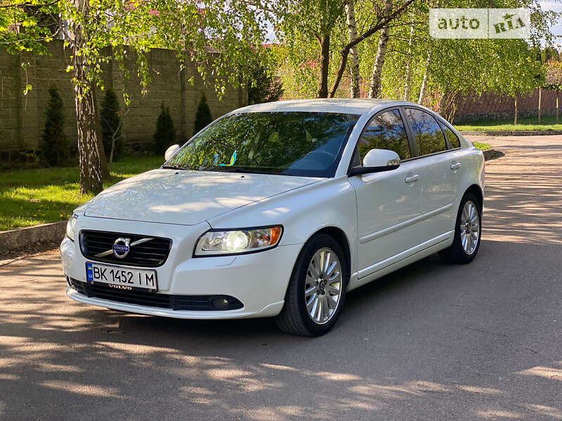 Седан Volvo S40 2011 в Ровно