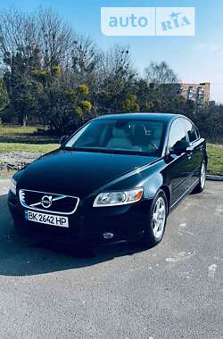 Седан Volvo S40 2011 в Рівному