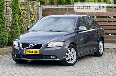 Седан Volvo S40 2011 в Стрию