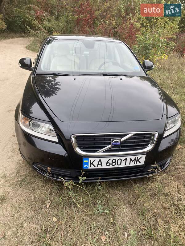 Седан Volvo S40 2009 в Киеве