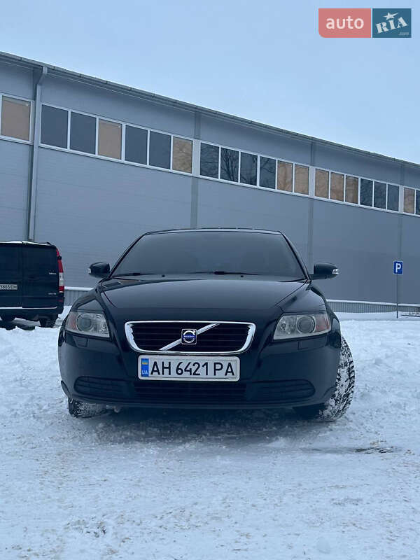 Седан Volvo S40 2009 в Славянске