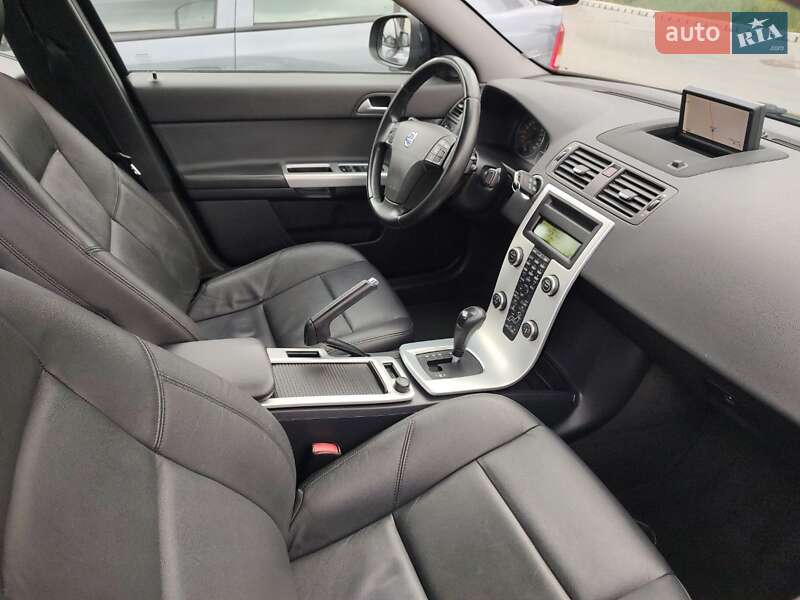 Седан Volvo S40 2012 в Терновке