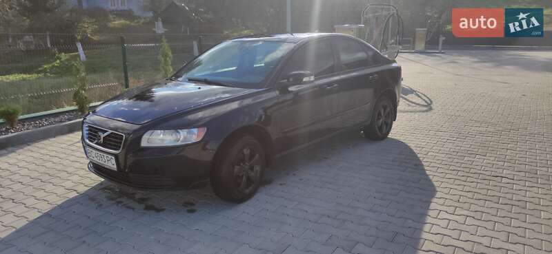 Седан Volvo S40 2009 в Старом Самборе